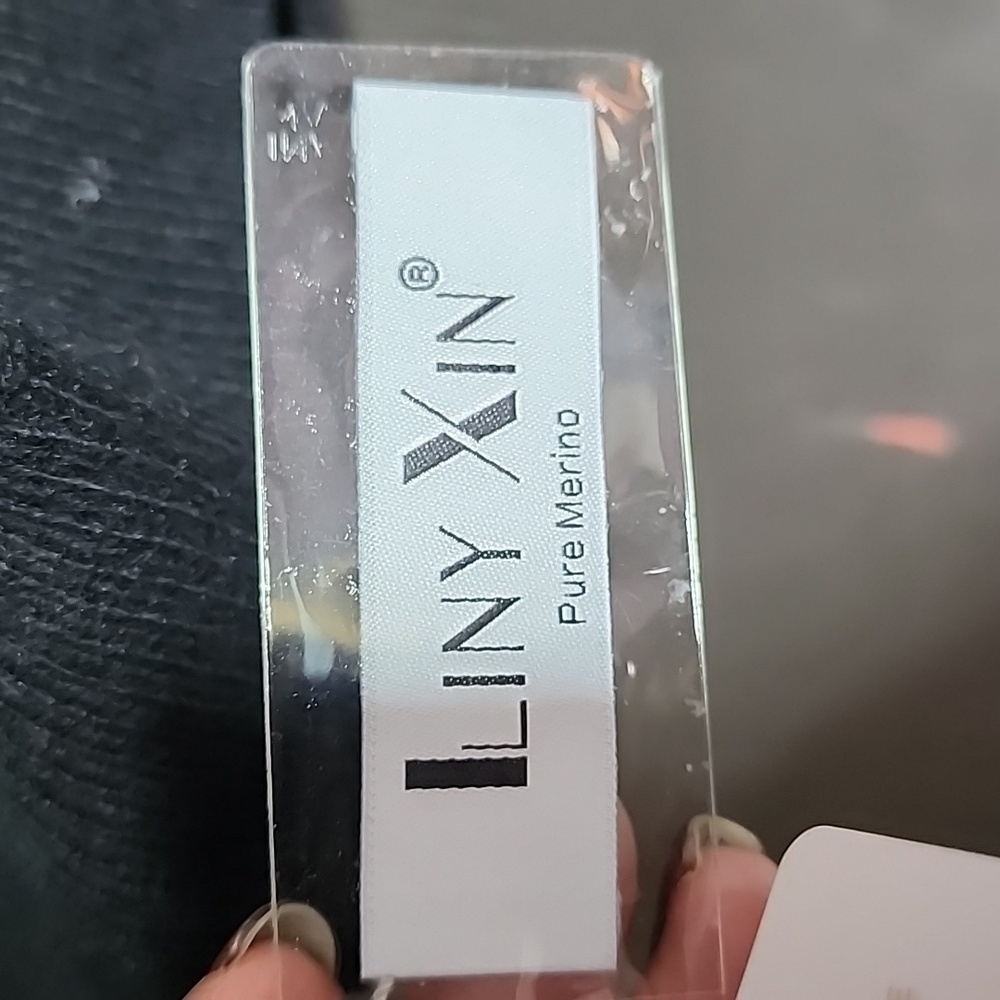 Women's Merino wool sweater - Picture 2 of 2